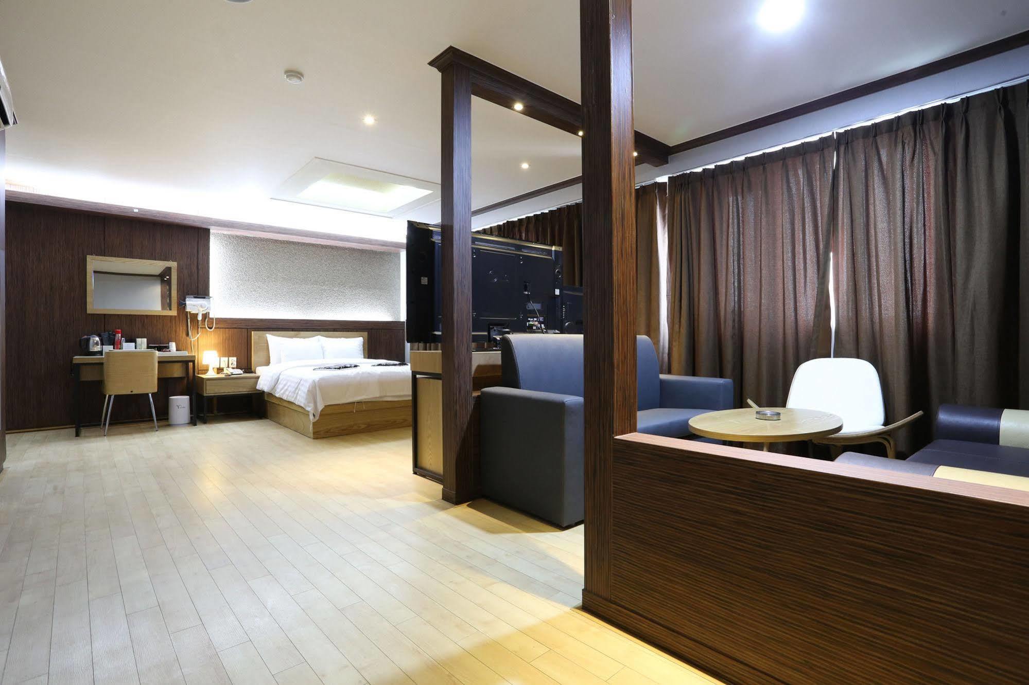 יאוסו Y Ocean Hotel מראה חיצוני תמונה