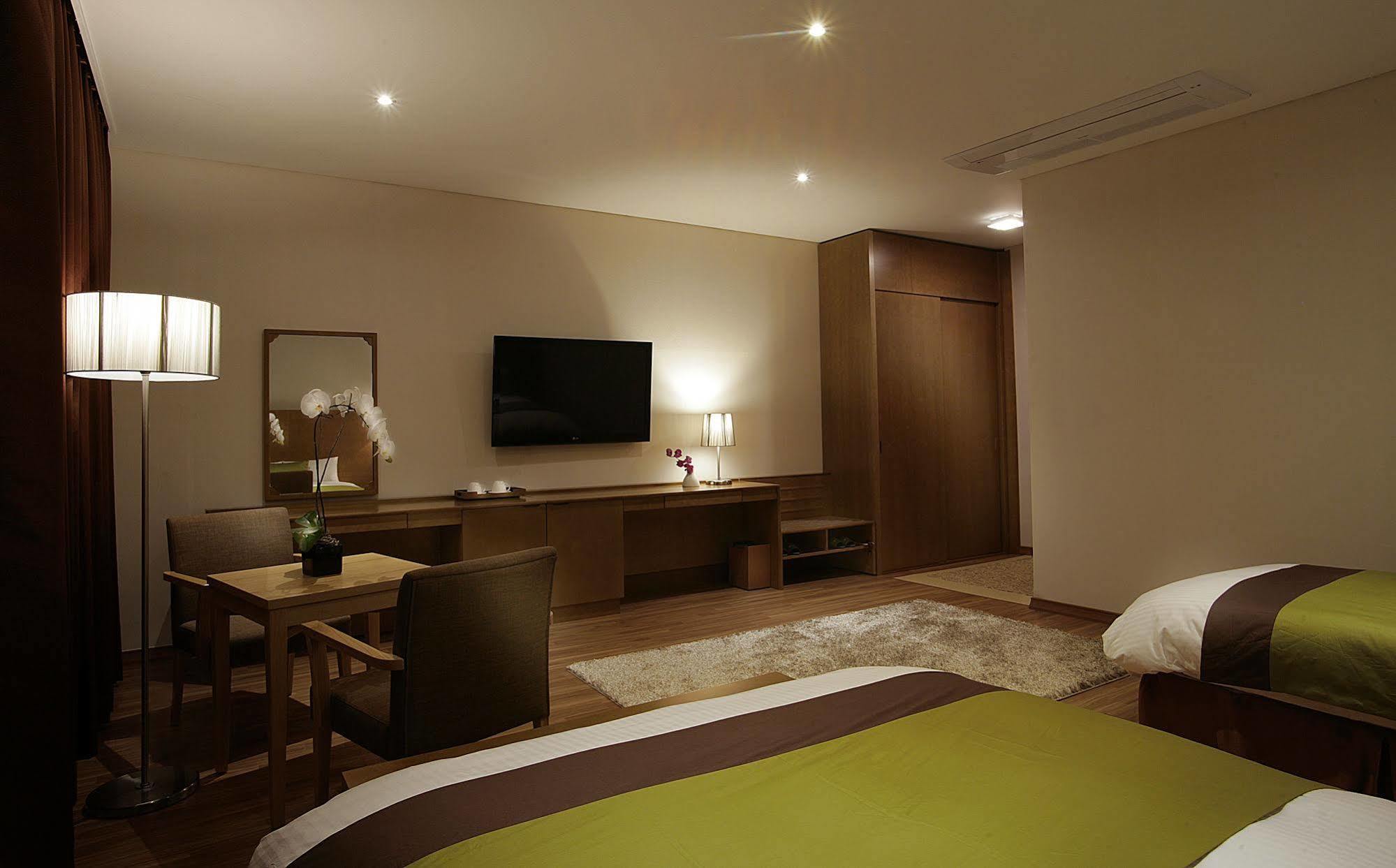 יאוסו Y Ocean Hotel מראה חיצוני תמונה
